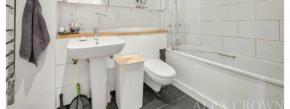 London One Bedroom Apartment in a Gated Community